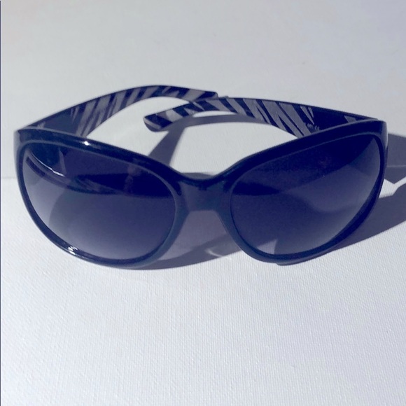 Oscar de la Renta Accessories - OSCAR DELA RENTA ~ Hollywood Style Sunglasses